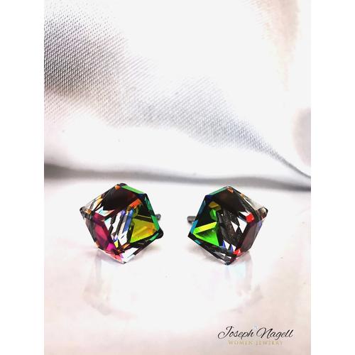Kocka fülbevaló 6mm zöldszínjátszó Swarovski kristállyal